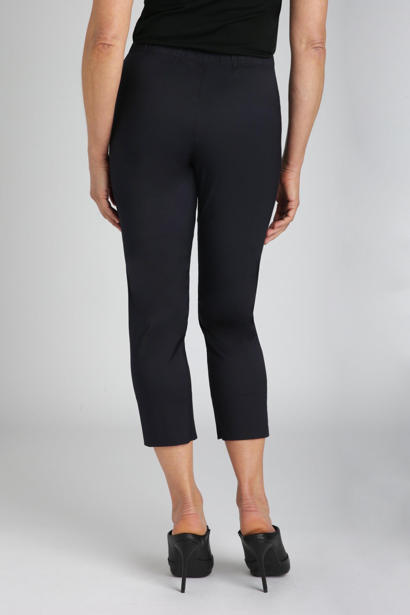 Whisper Crop Capri