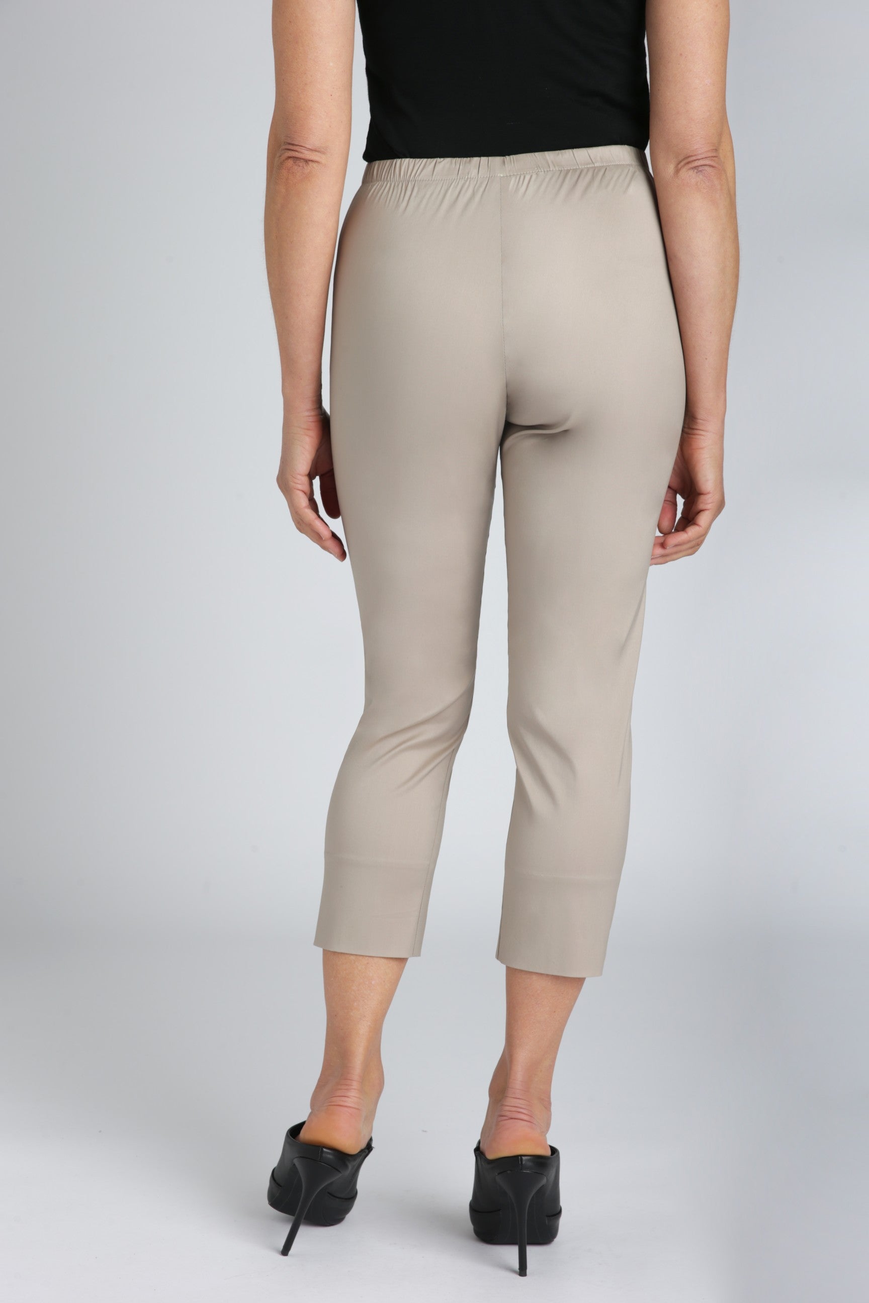 Whisper Crop Capri