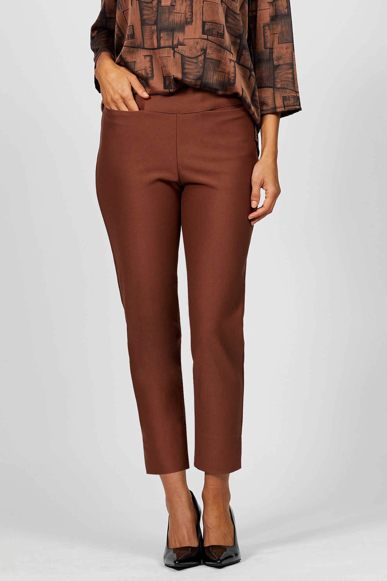Katie Mimi Capri