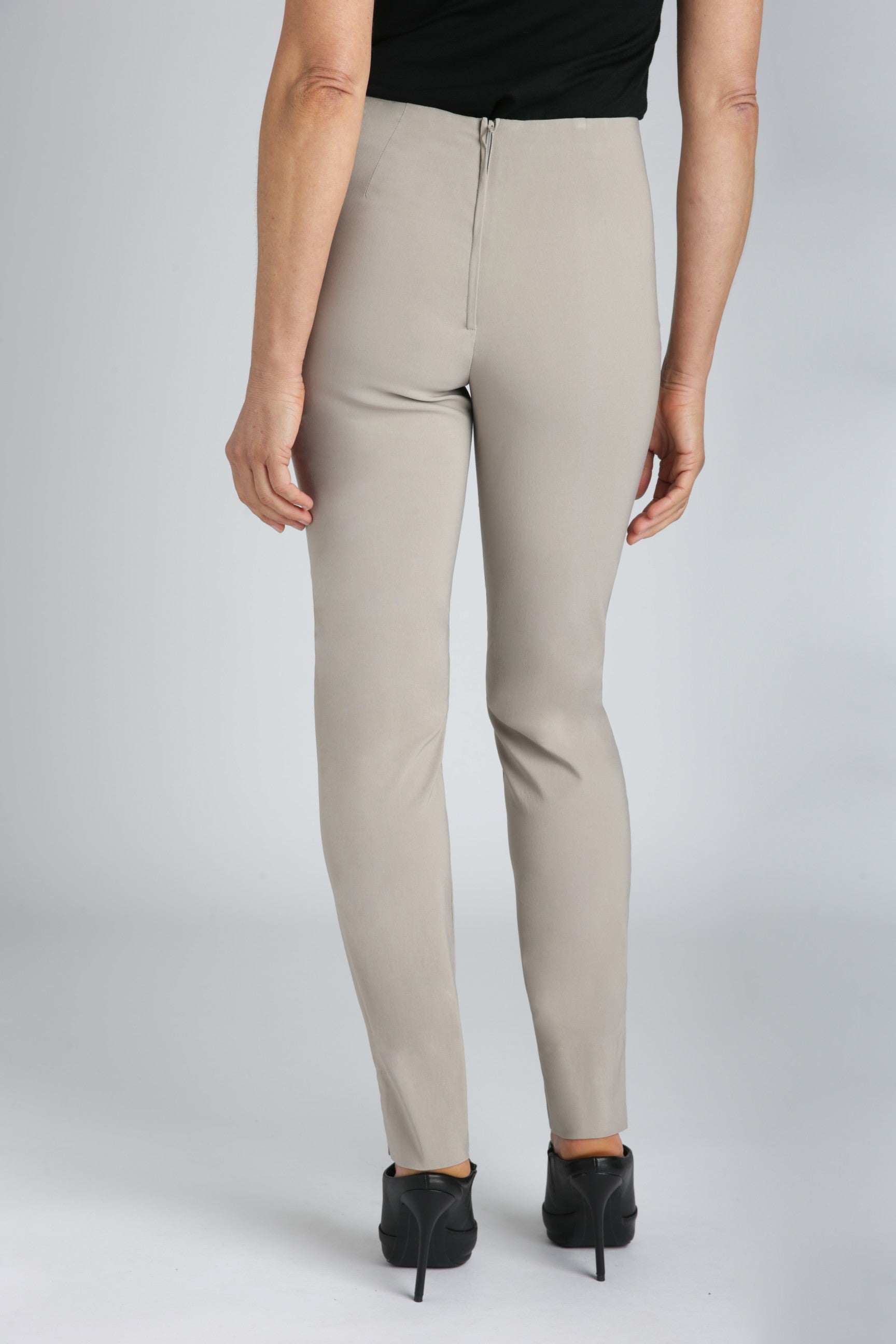 Elle Pant